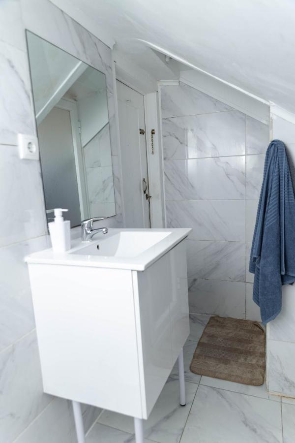 Santos Apartment In Central Lisbon With River View Buitenkant foto