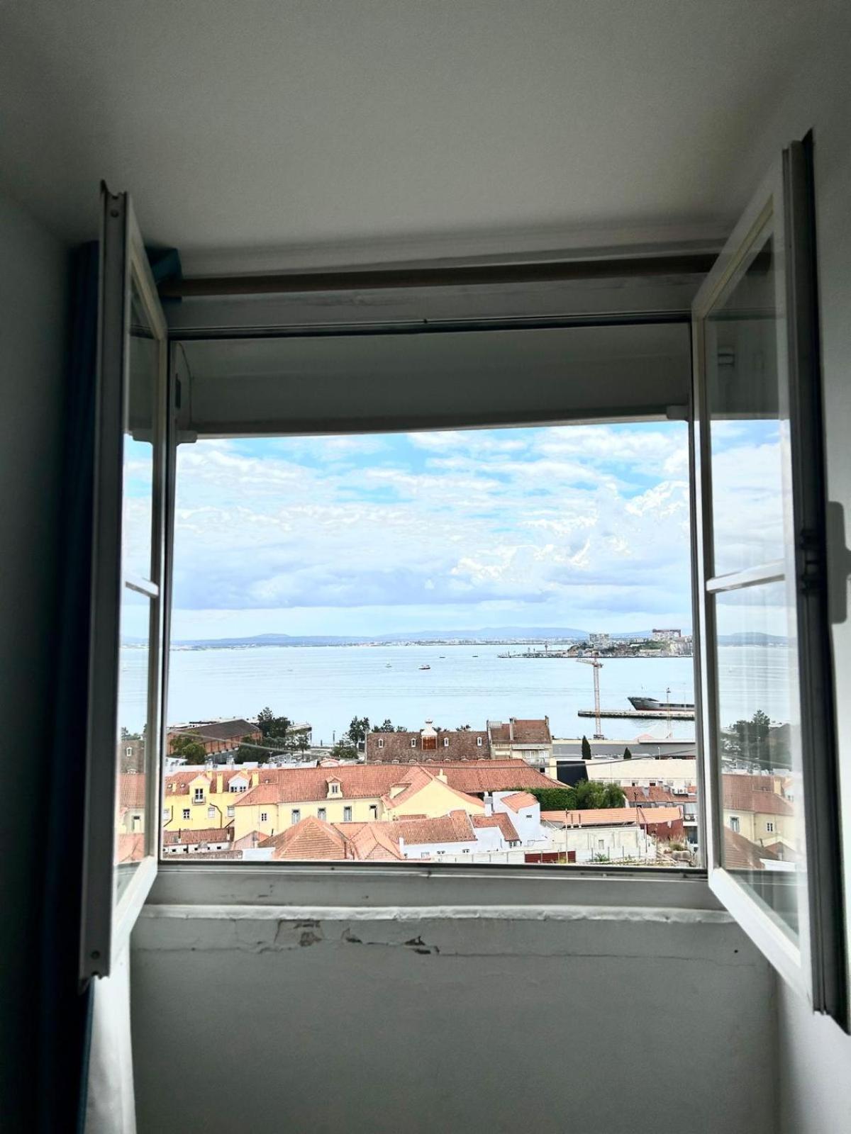 Santos Apartment In Central Lisbon With River View Buitenkant foto